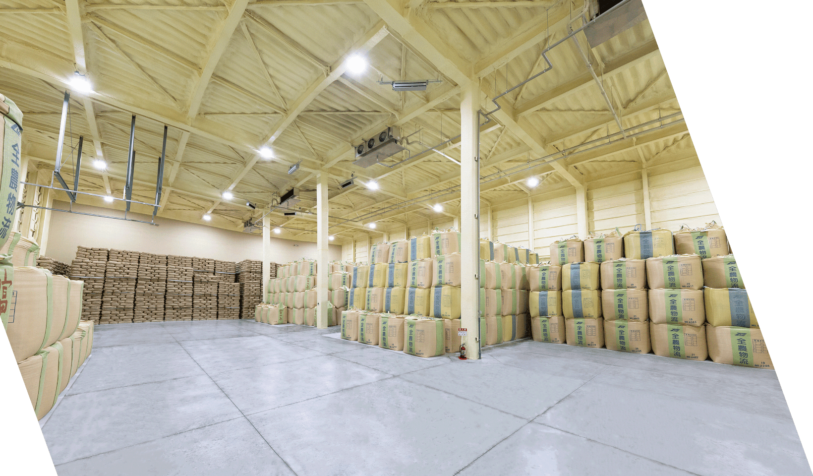 清水屋運輸倉庫の強み3　品質を維持する低温倉庫